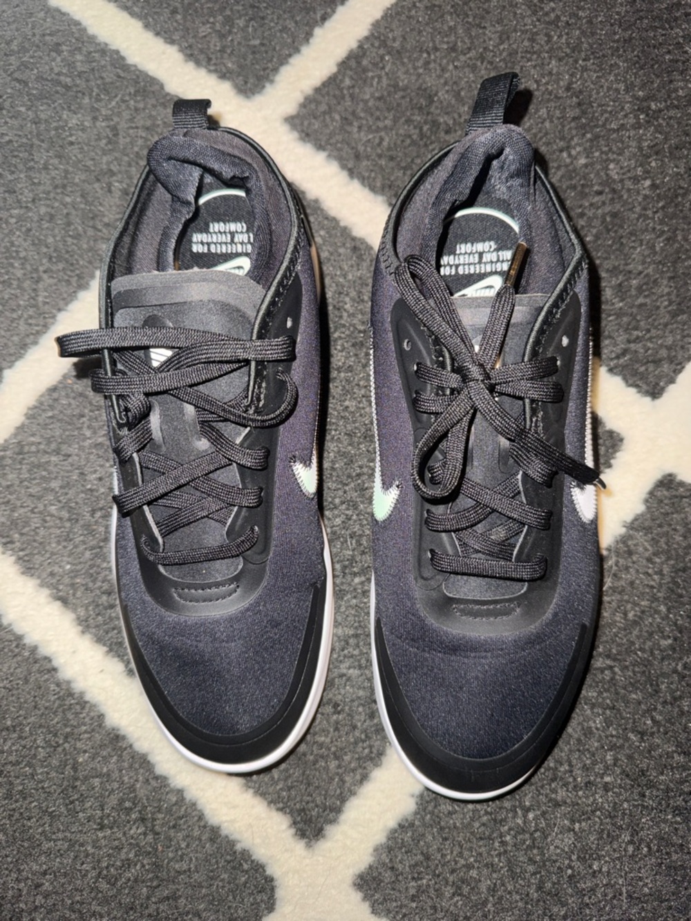Nike women’s shoe